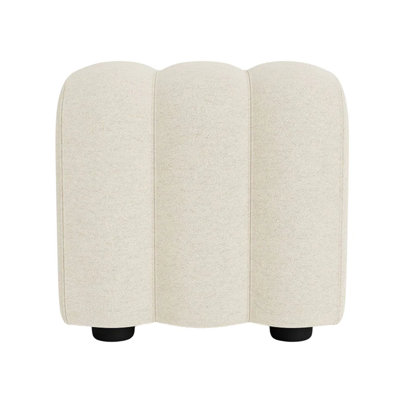 Chill beyaz şönil kumaşlı dilim dikiş detaylı siyah ahşap ayaklı kare puf